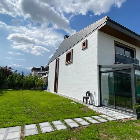 Cozy - Garden, Fireplace & Cinema Experience Villa Etimesut