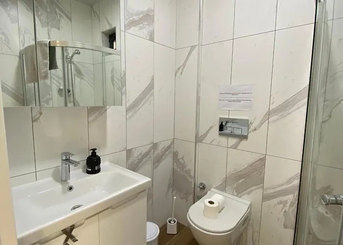 Вилла Cozy - Garden, Fireplace & Cinema Experience Etimesut