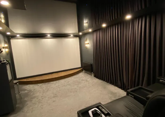 Cozy - Garden, Fireplace & Cinema Experience Вилла *